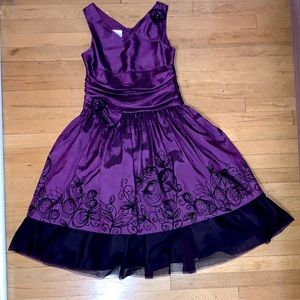 IRIS & IVY PURPLE EMBROIDERED PARTY DRESS